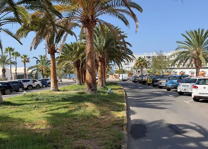 Appartement Cura Marina Seafront *