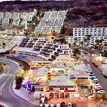 Seafront アパート *