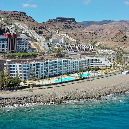 Seafront アパート *